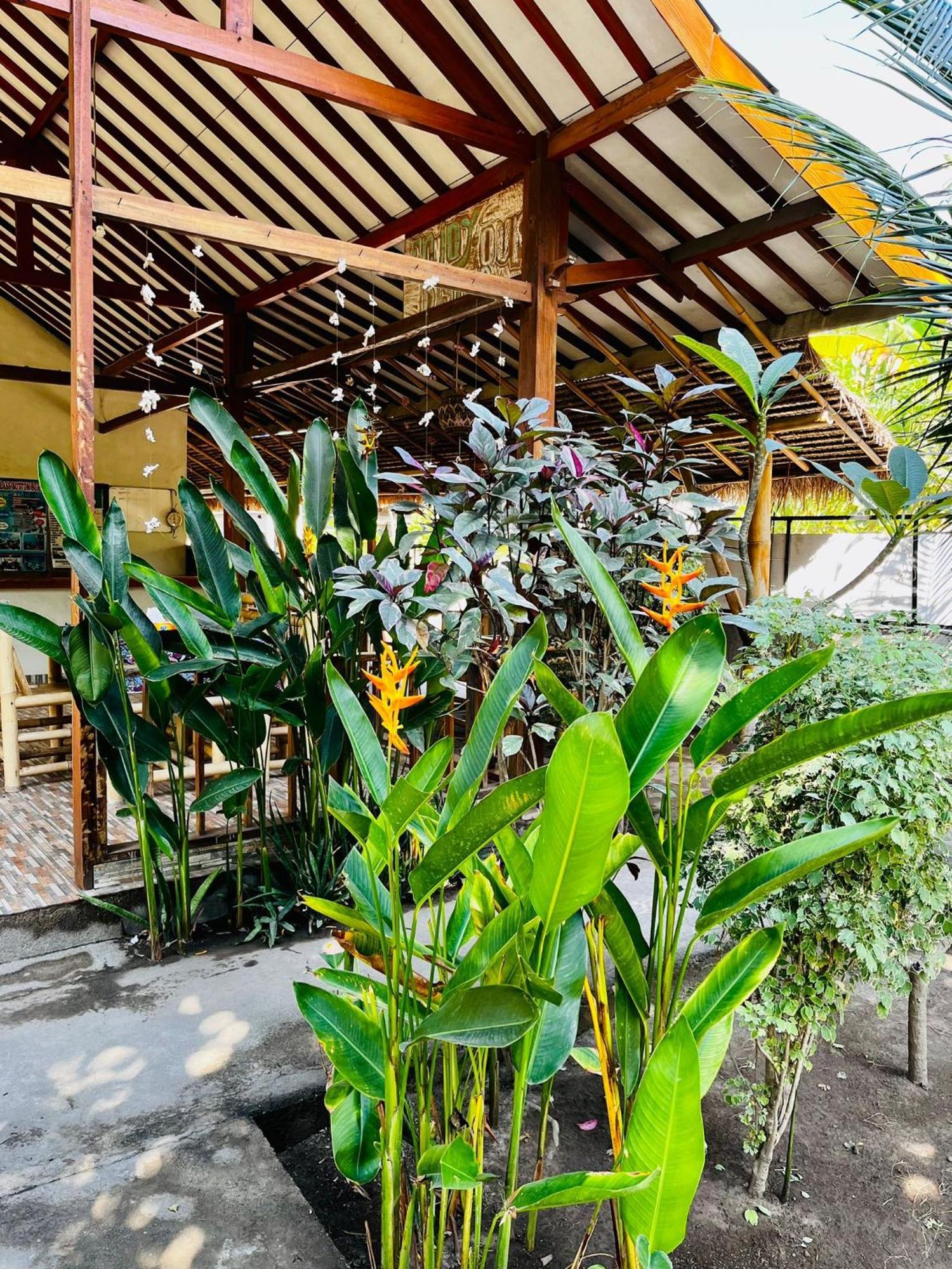 Florine'S Garden Hotel Gili Air Ngoại thất bức ảnh